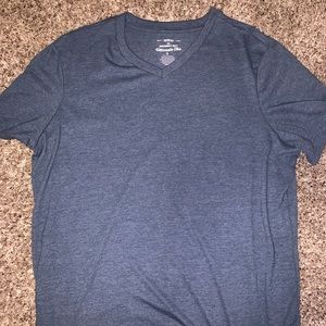 Urban Outfitters V-Neck T-shirt
